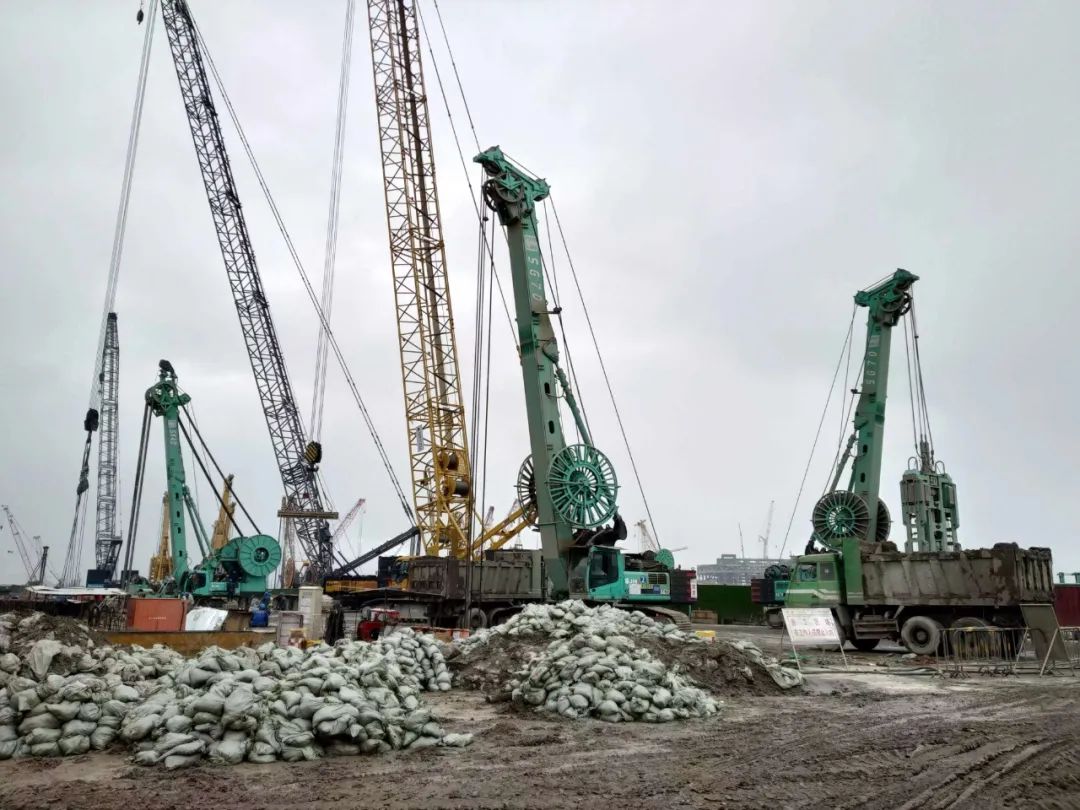 史上最大規(guī)模基坑項目完美收官 —— 金泰地連墻設備只管攀登不問高